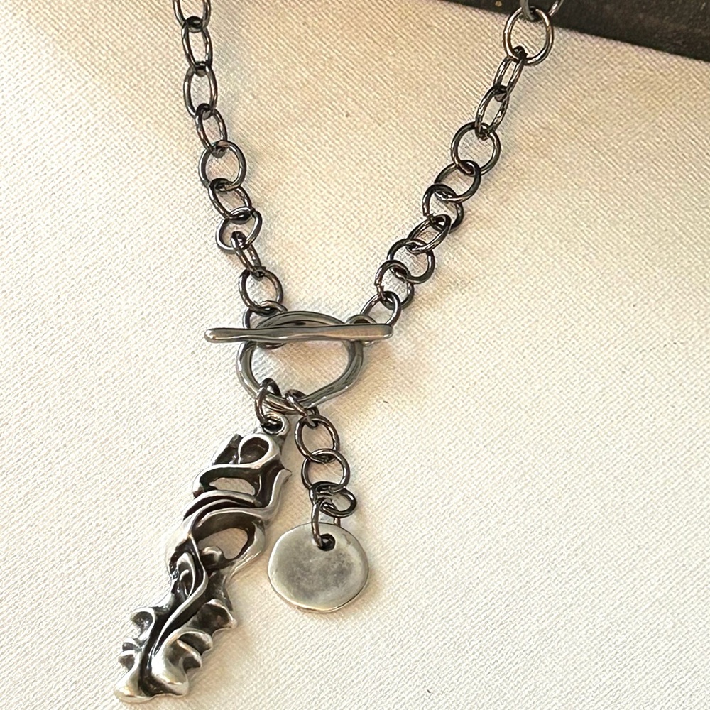 Elegant Silver abstract face Pendant Necklace